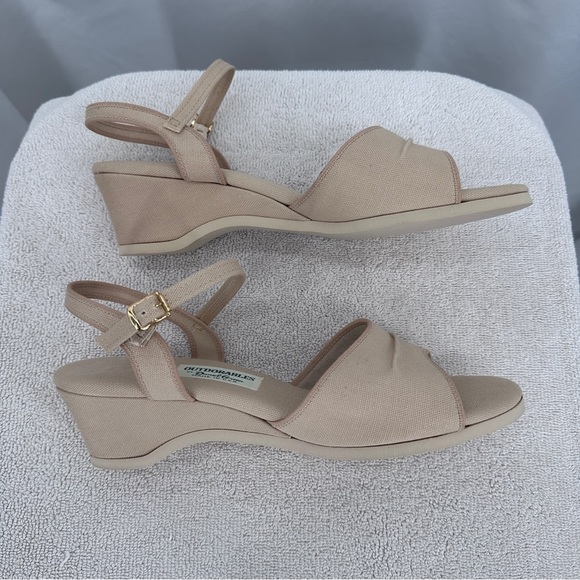 Outdorables Daniel Green Women's Aloha Sandal 9.5N Tan Adjustable Buckle Ankle - Picture 8 of 10